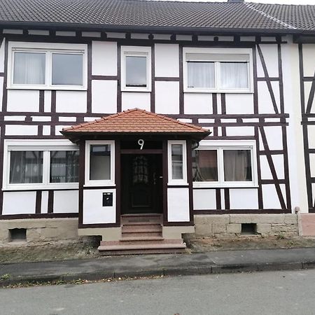 Monteurzimmer Oberlistingen Zweibettzimmer Mit 2 Baedern Breuna Exterior foto